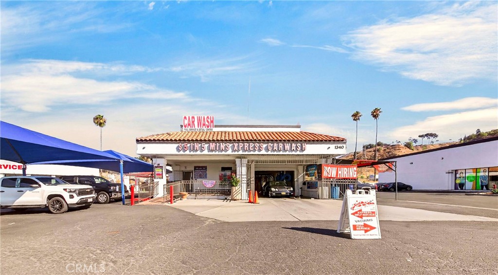 1340 E Washington