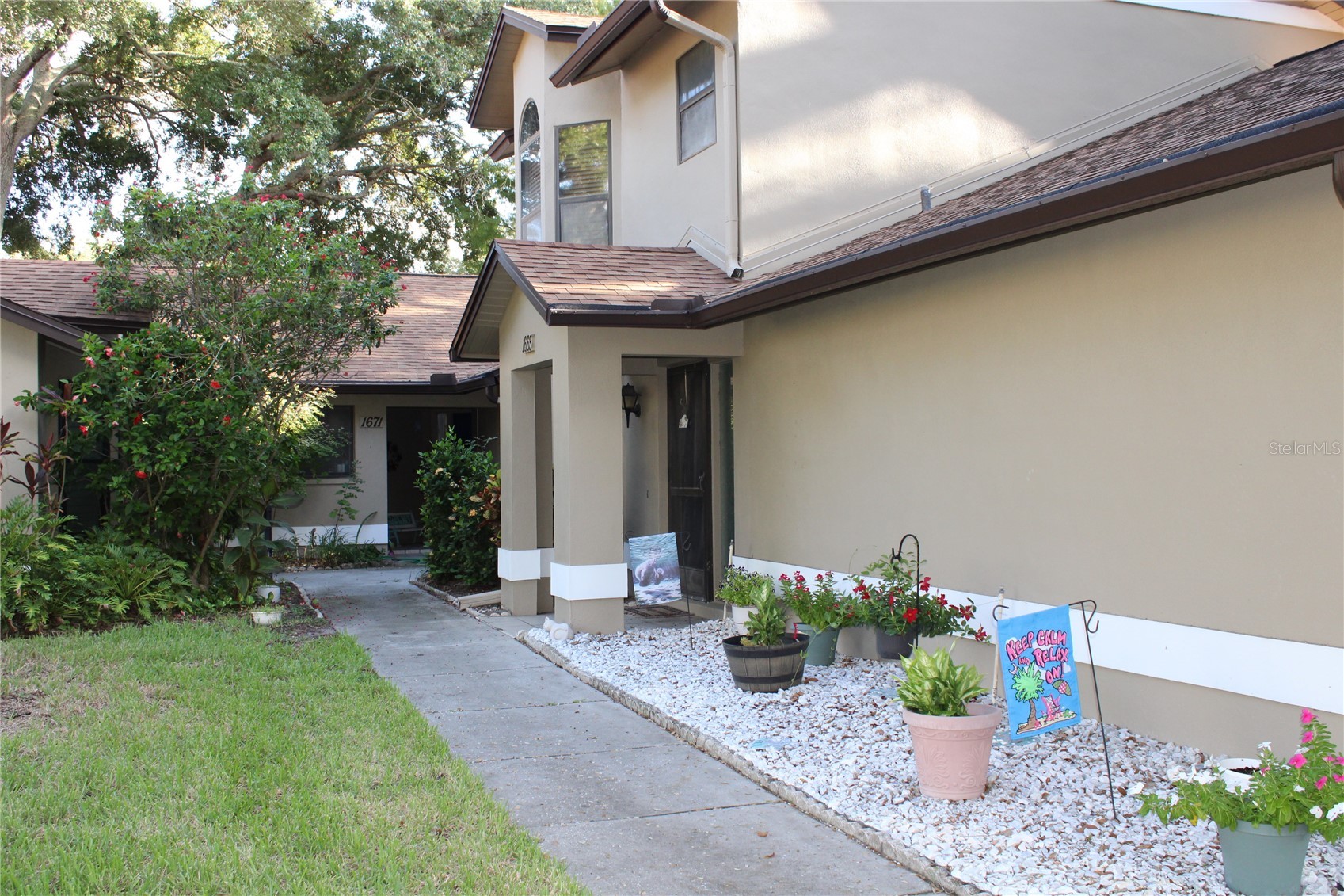 1671 HAMILTON COURT 2102
