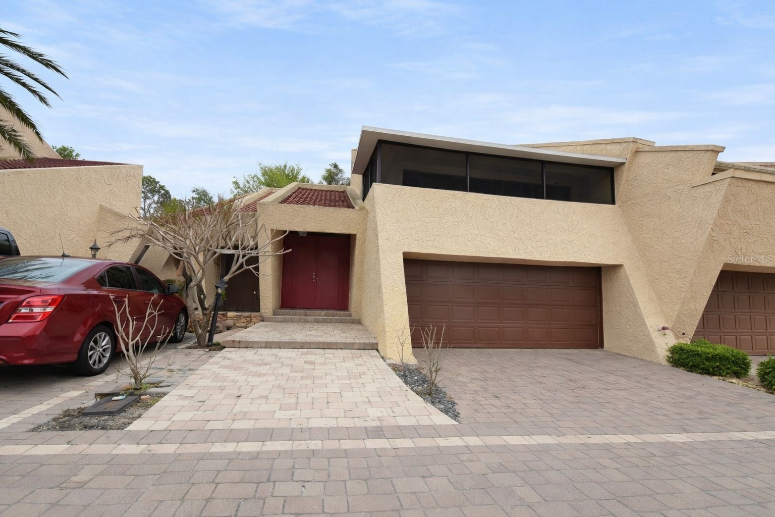 28 CASARENA COURT