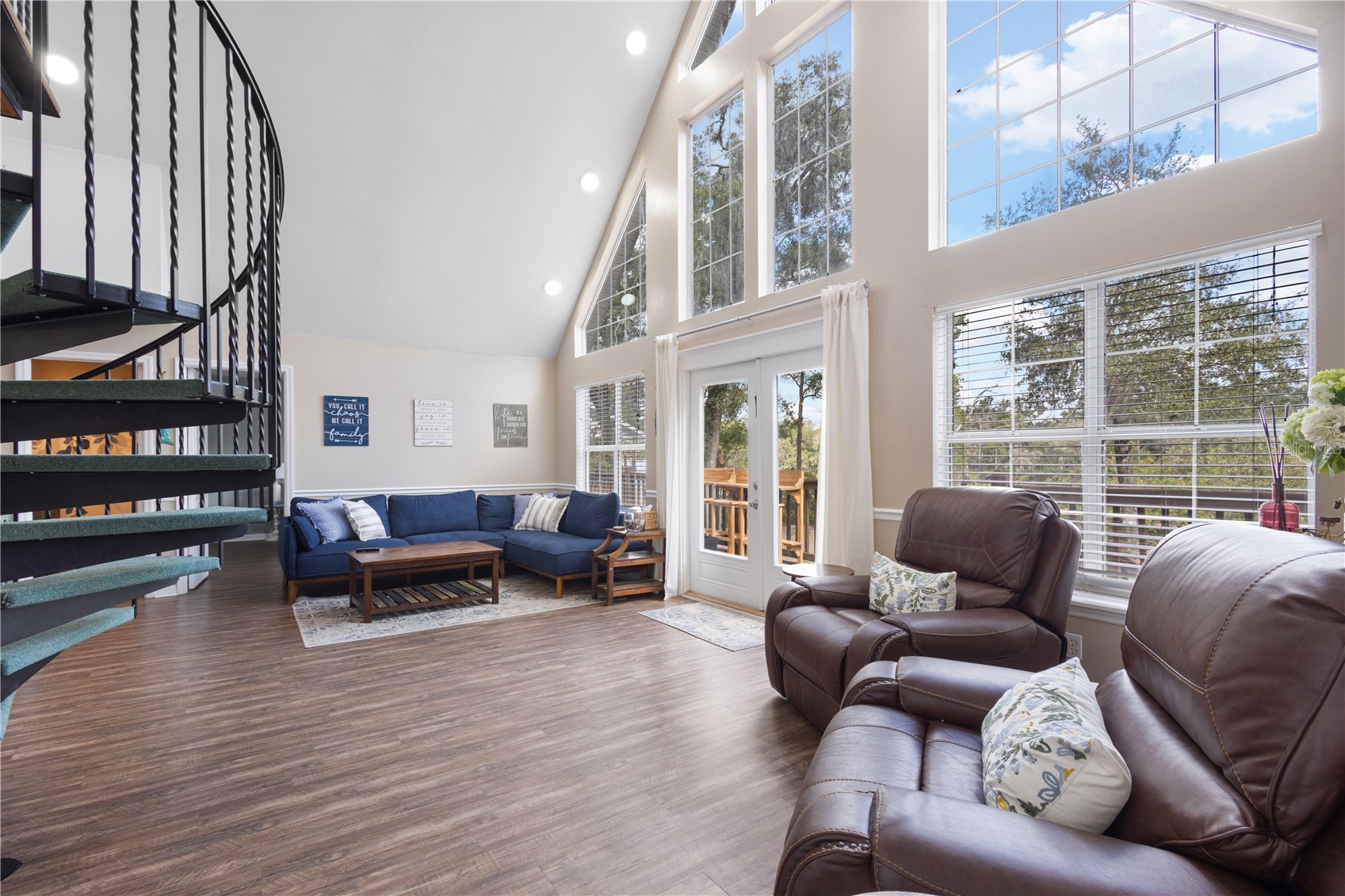 190 SE RIVERSIDE WEST DRIVE