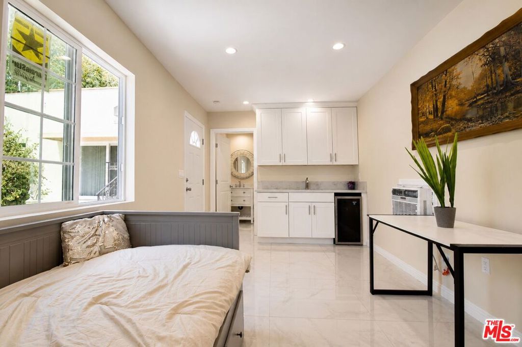 487 S Sherbourne Drive #1