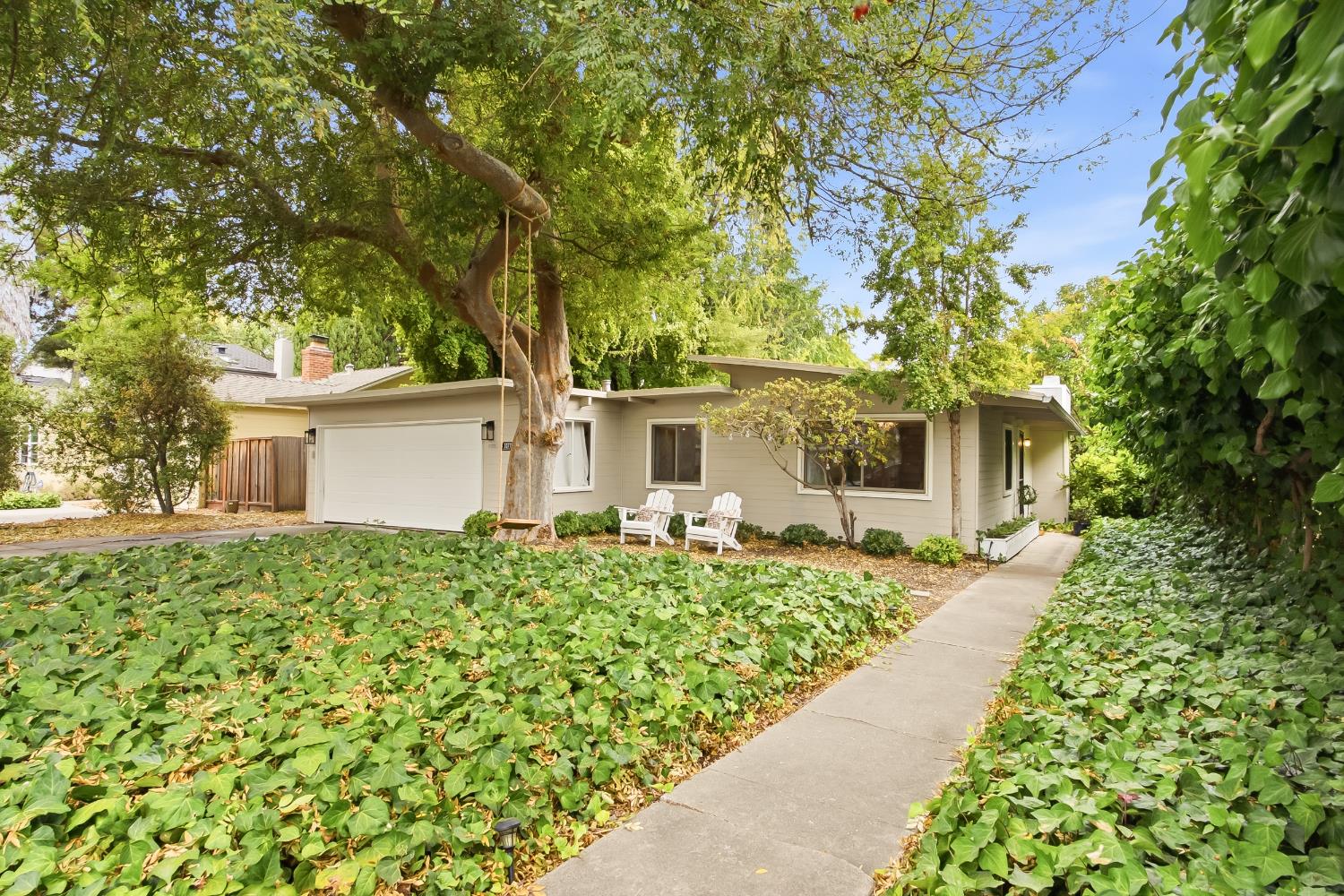 3377 Waverley St, Palo Alto, CA 94306-3533