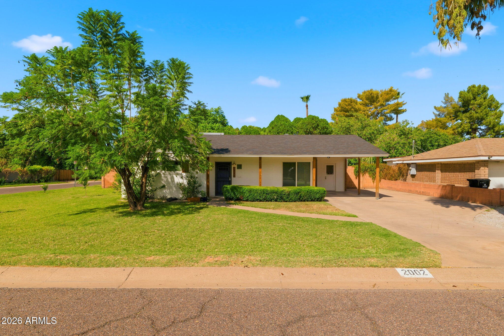 2002 N 39TH Street, Phoenix, AZ 85008