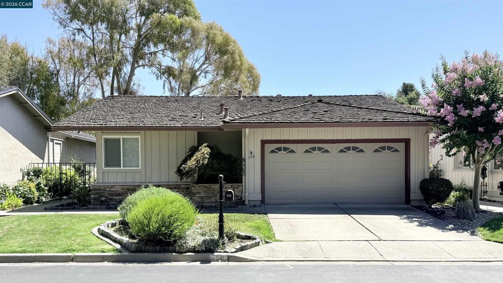750 N Paradise Valley Ct