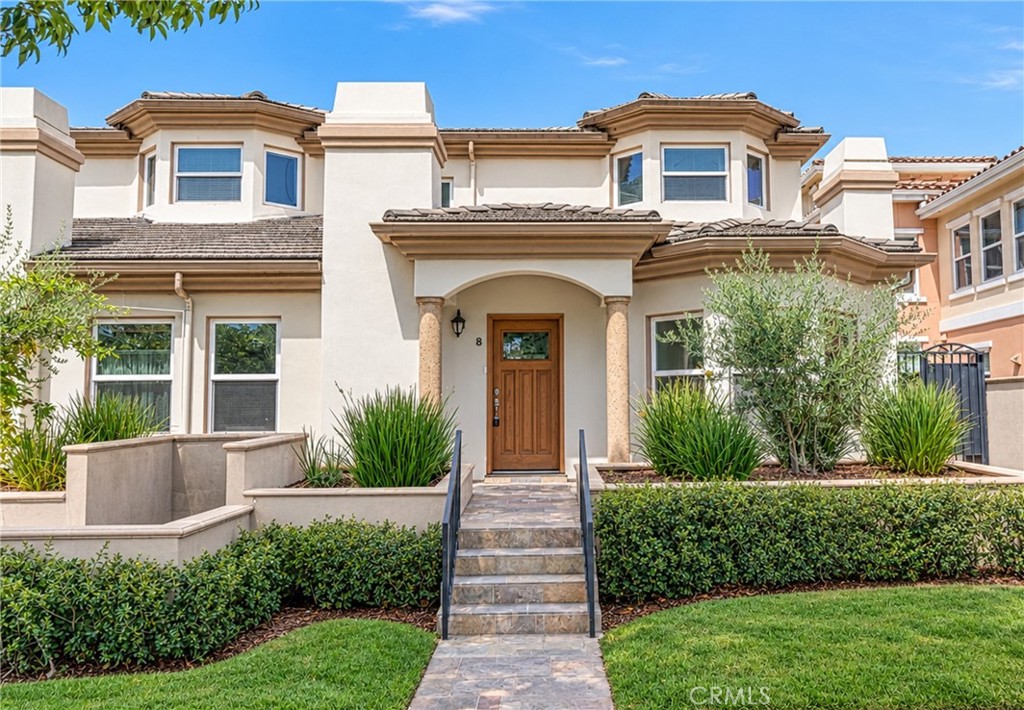 1088 S Marengo 8