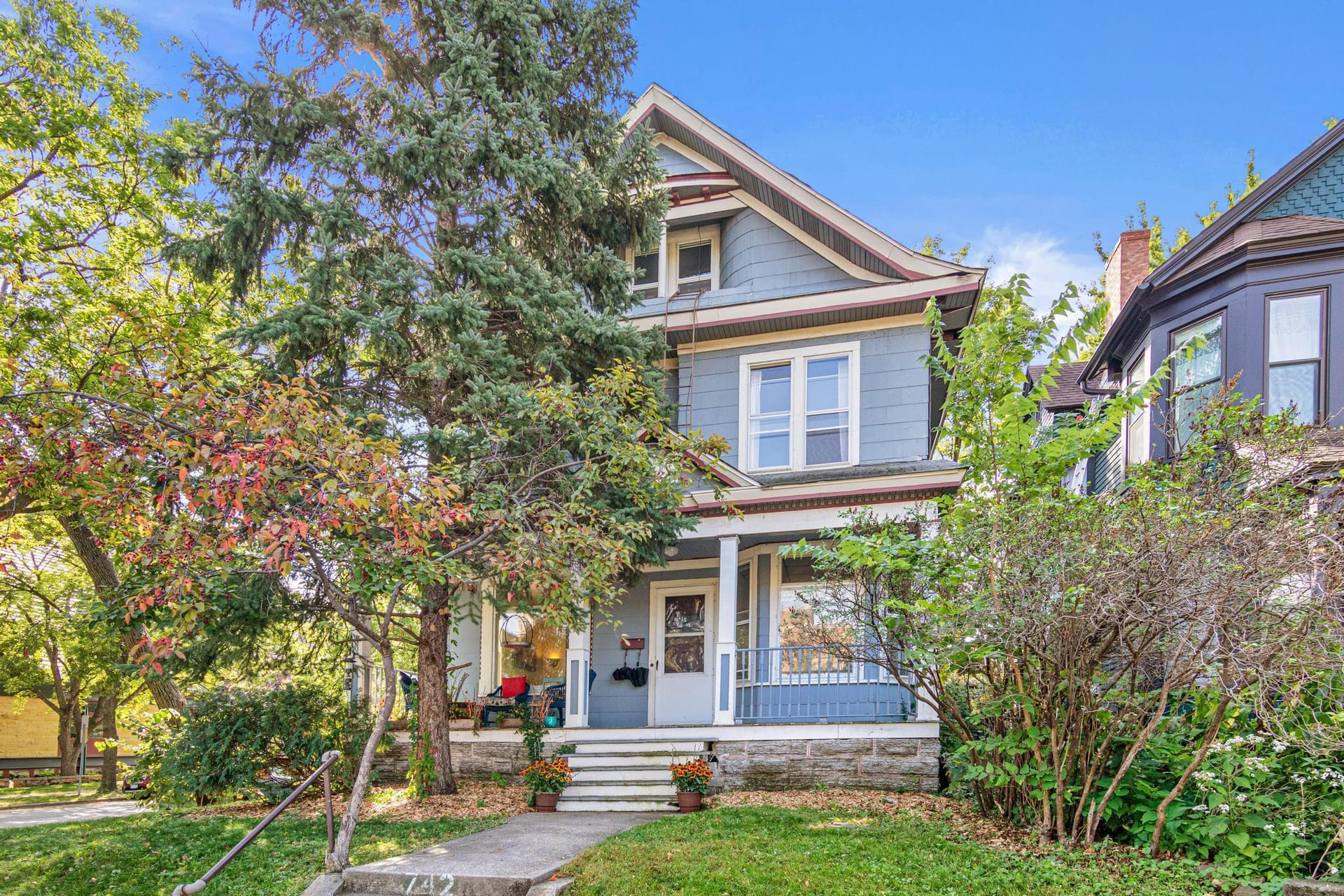 742 Holly Avenue, Saint Paul, MN 55104