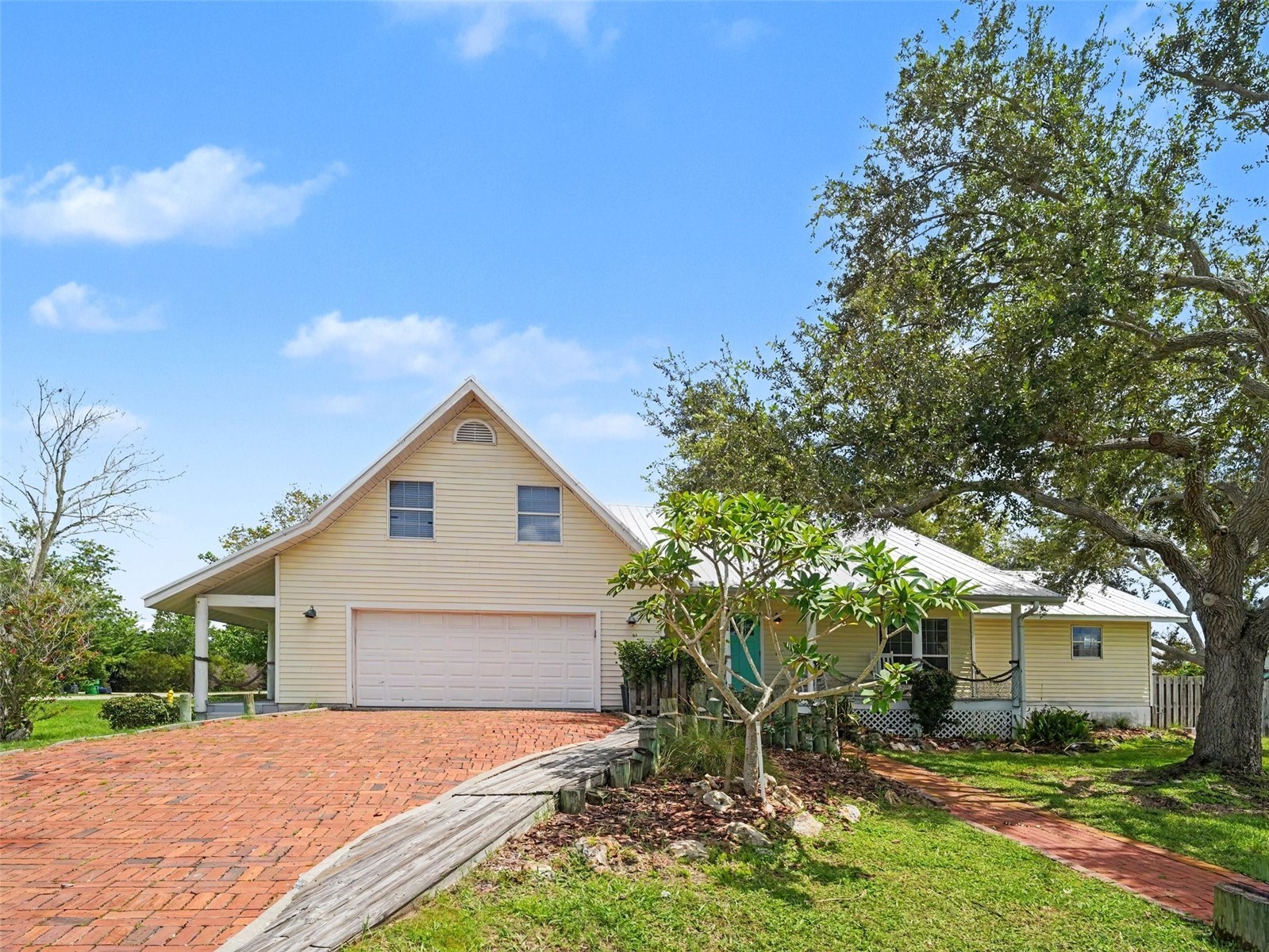 1612 20TH AVENUE W