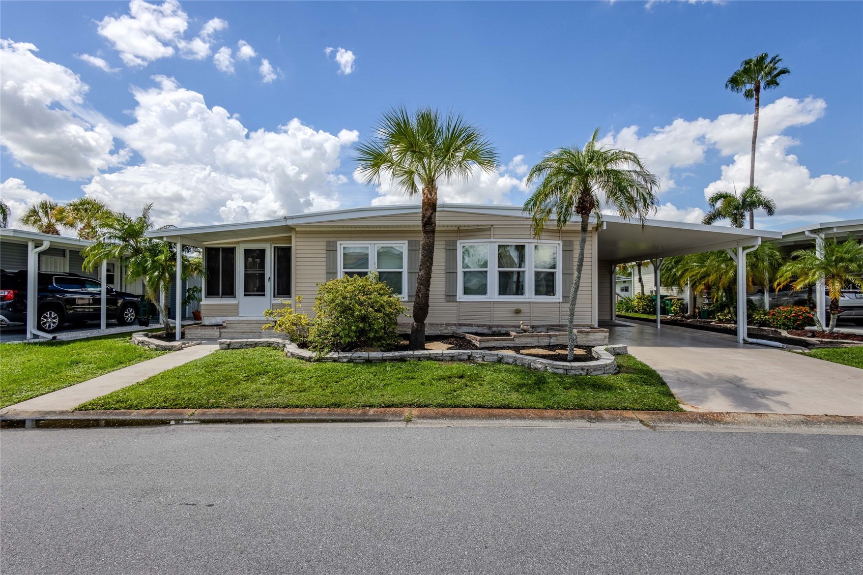 2100 KINGS HIGHWAY 305