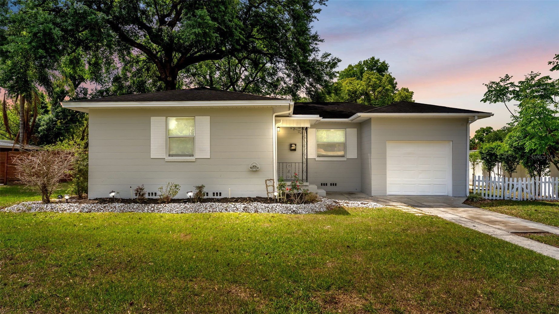 614 W SHADY LANE