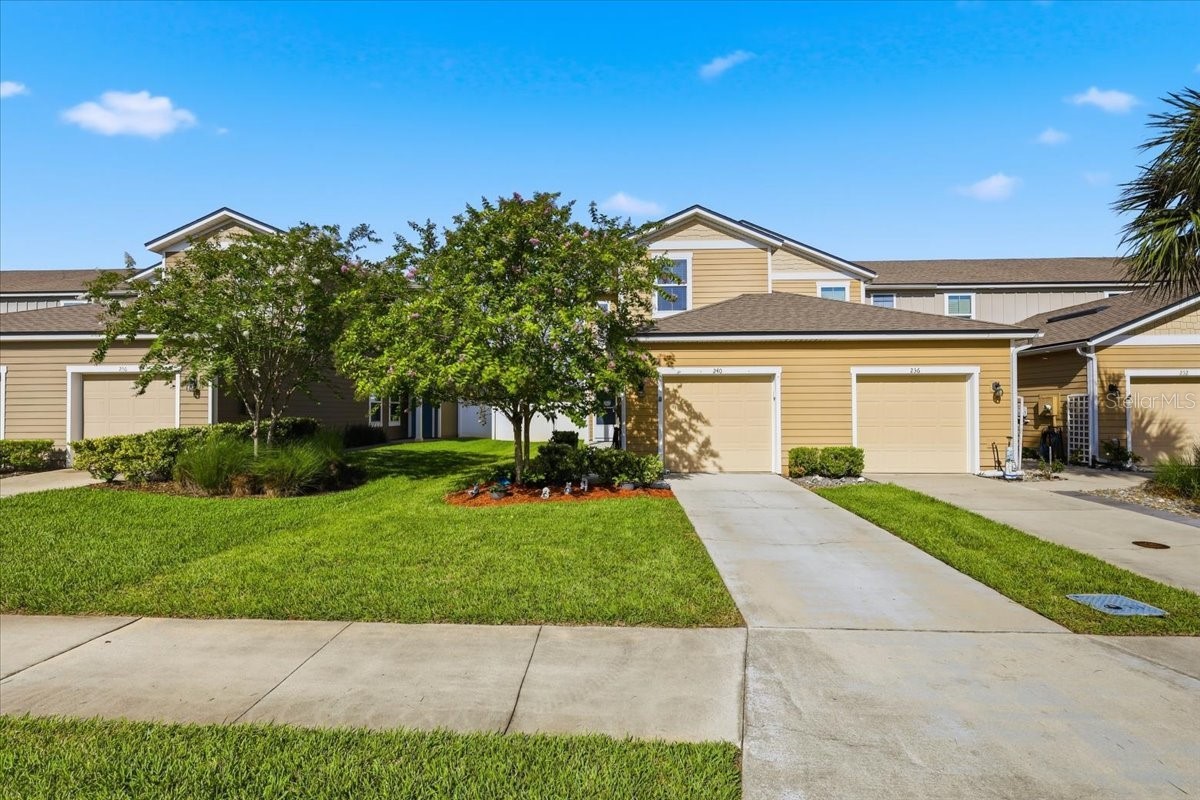 240 WHITLAND WAY