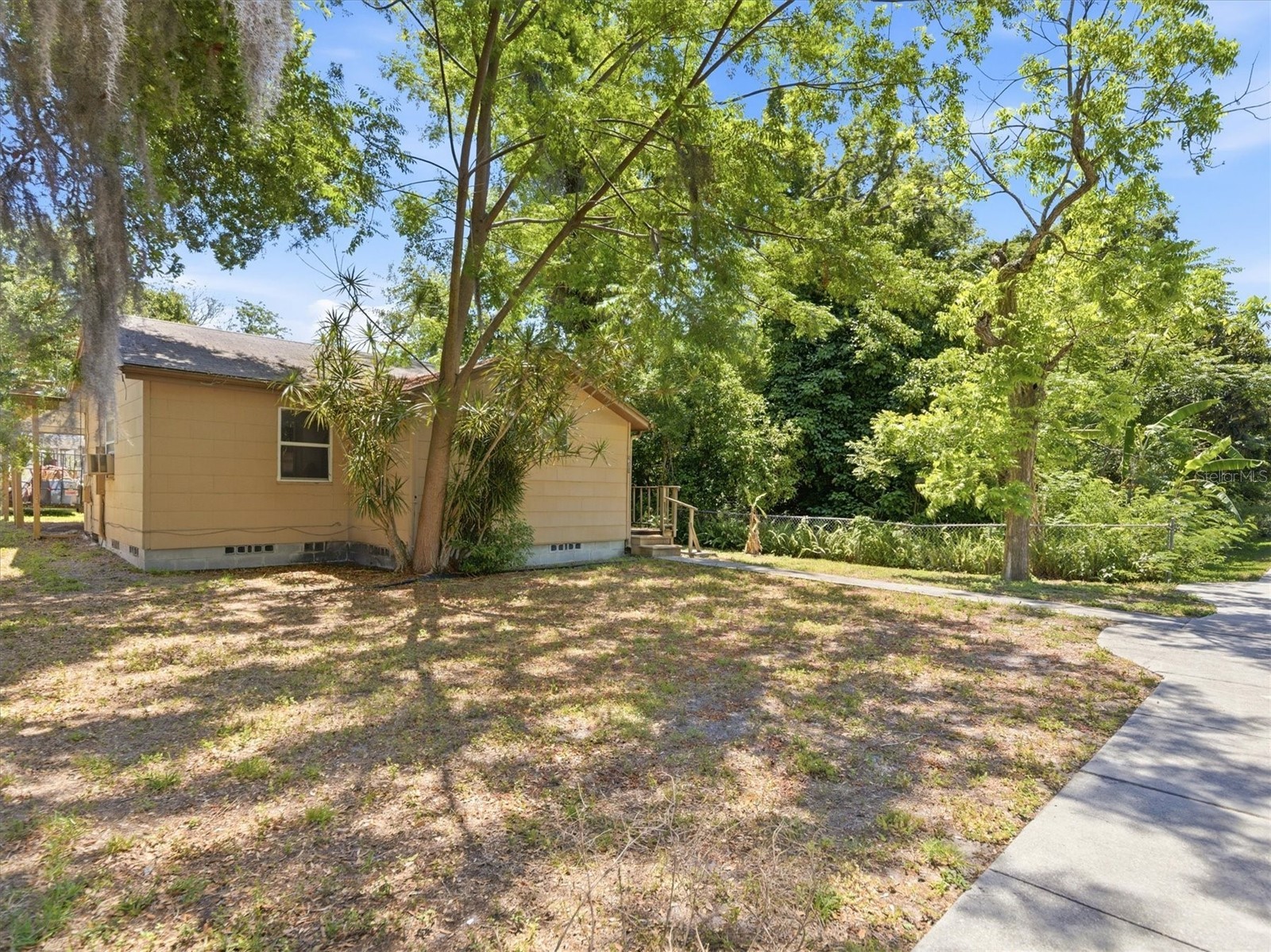230 6TH AVENUE N