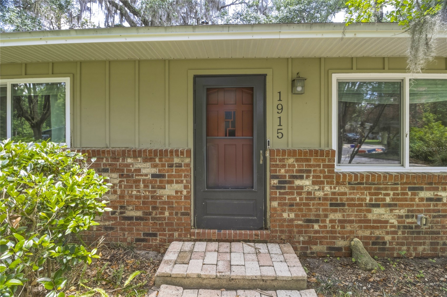 1915 NW 42ND PLACE
