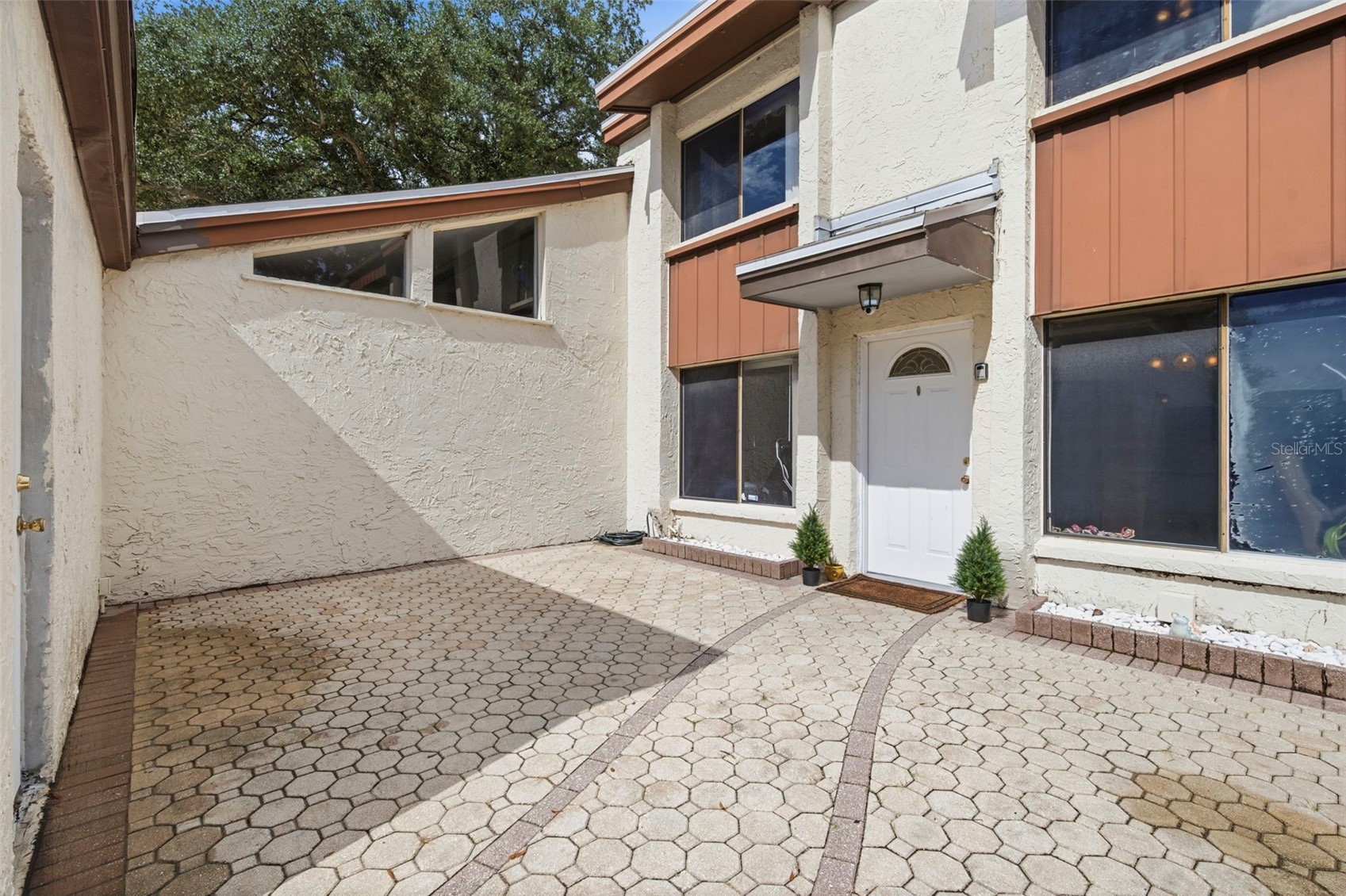 2095 SUNSET POINT ROAD 2302