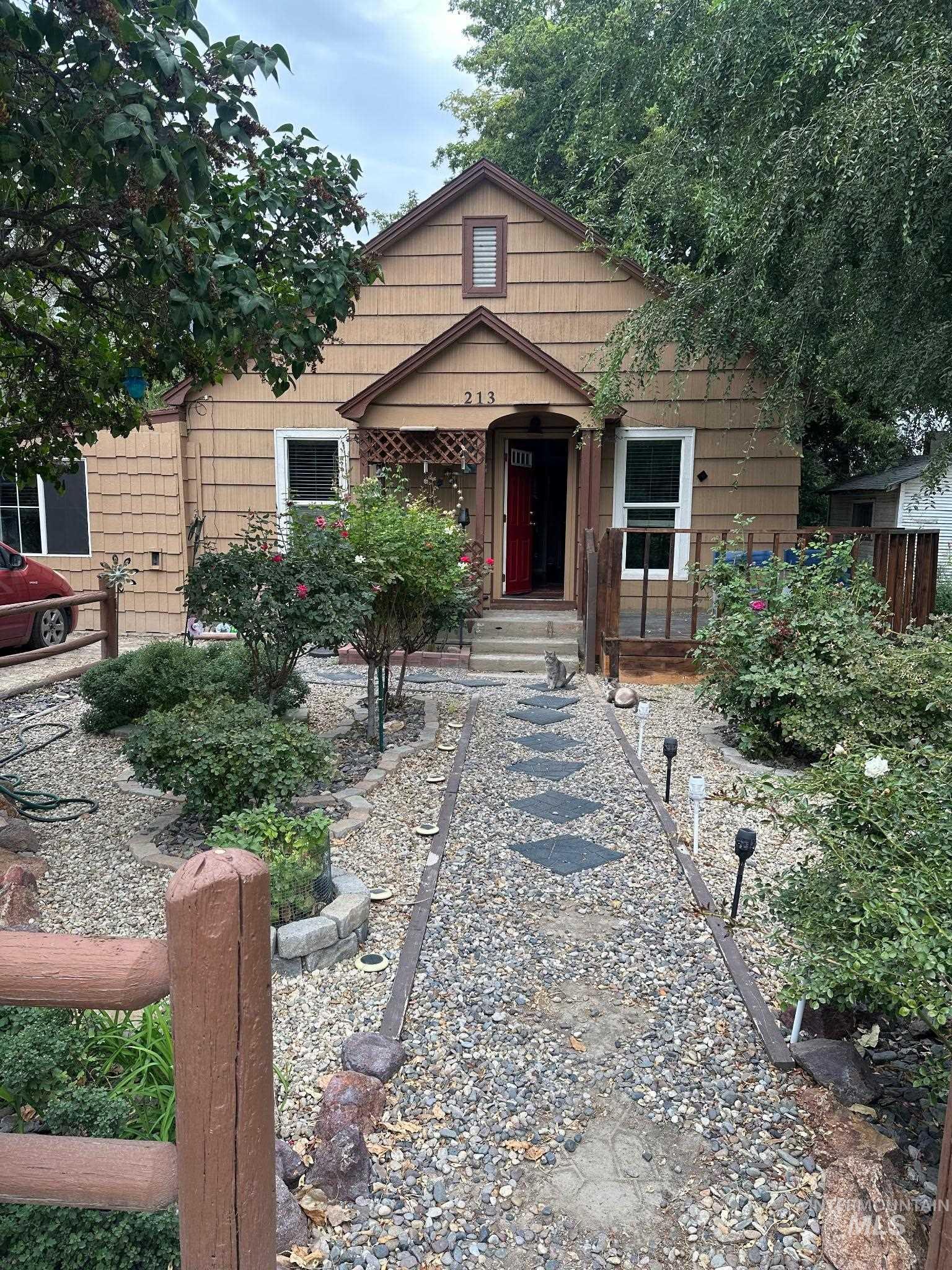 213 E Montana, Homedale ID 83628