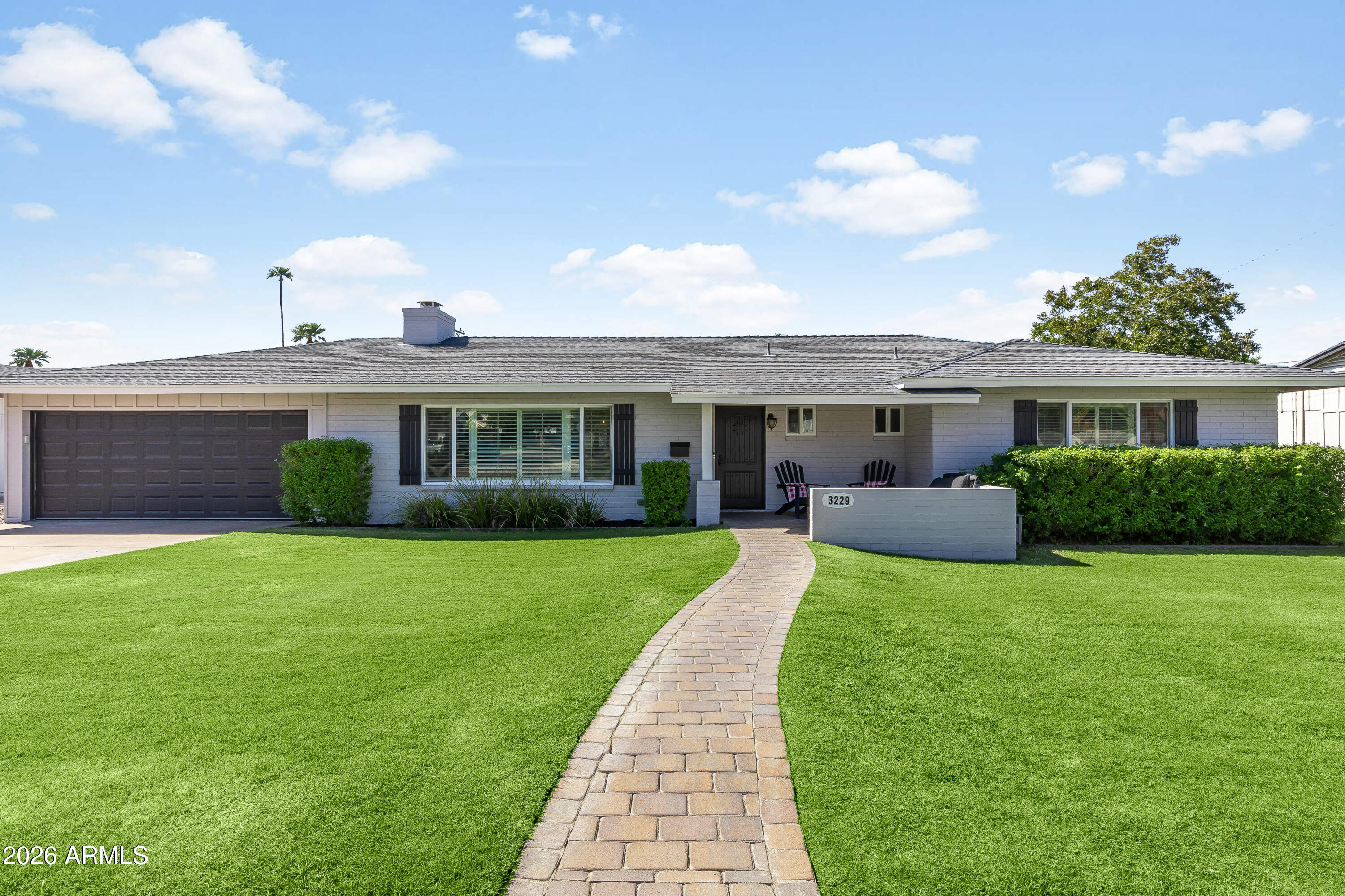 3229 E MONTECITO Avenue, Phoenix, AZ 85018
