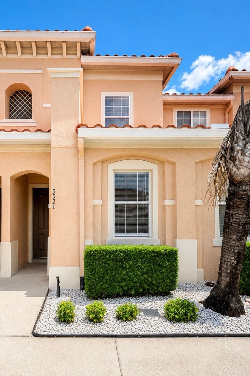 5521 PARADISE CAY CIRCLE