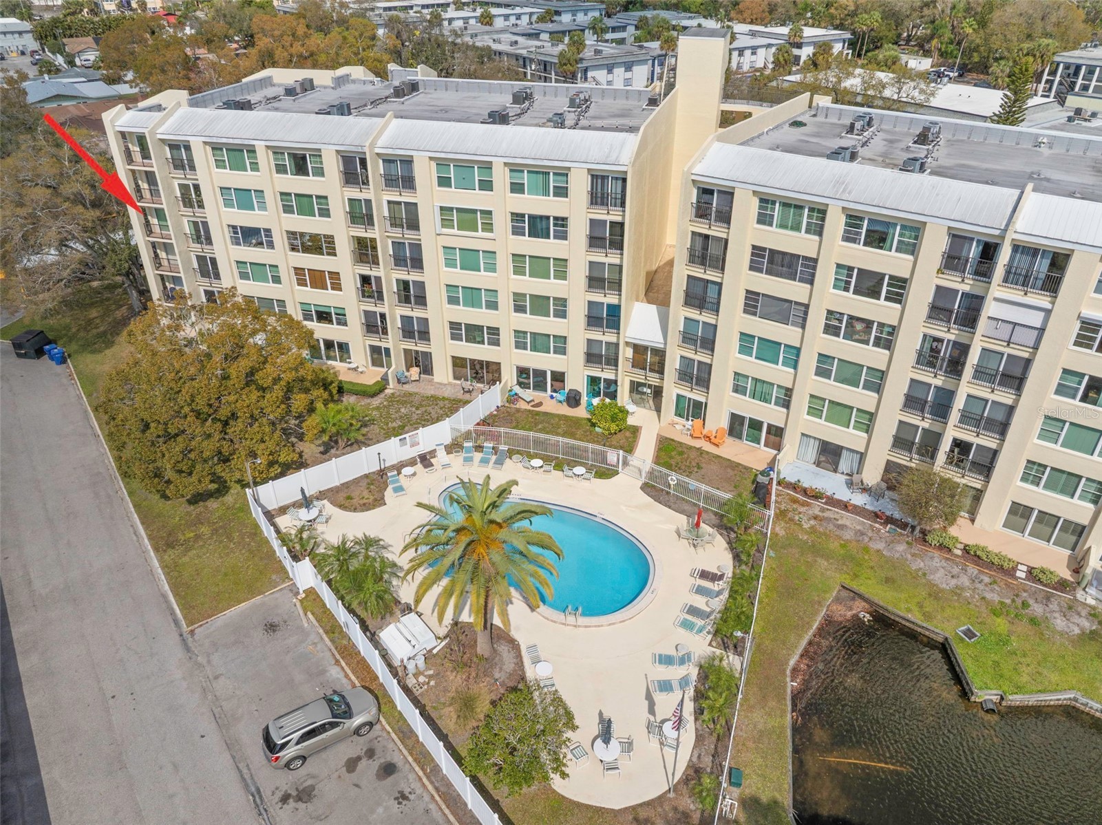 225 COUNTRY CLUB DRIVE F-1401