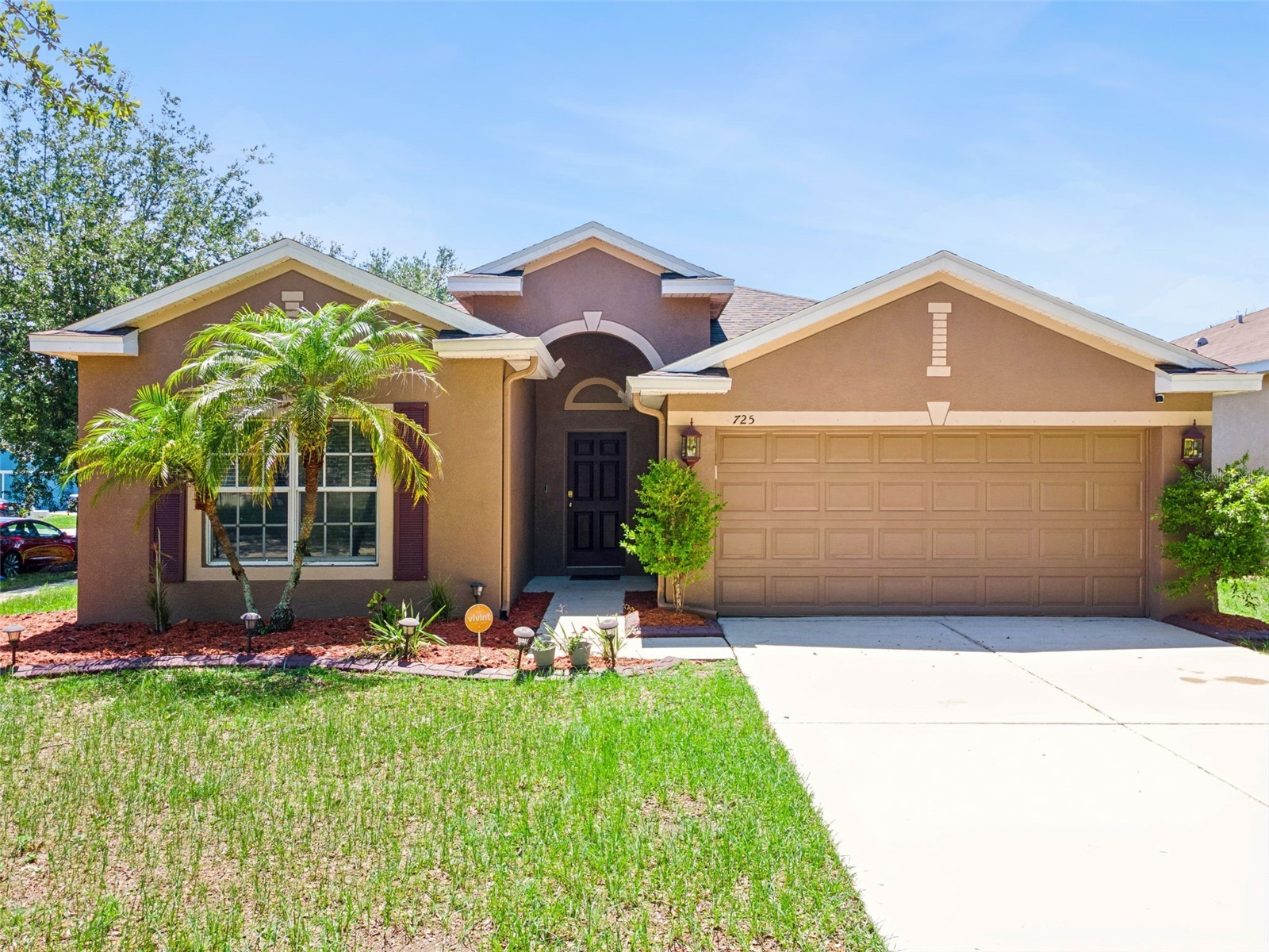 725 STAR POINTE DRIVE