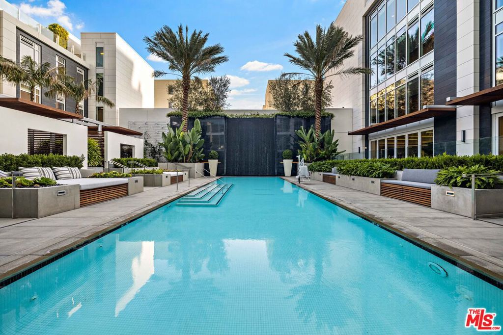 9000 W 3rd Street 304