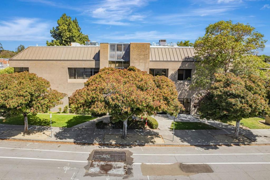 2039 Forest Avenue 304