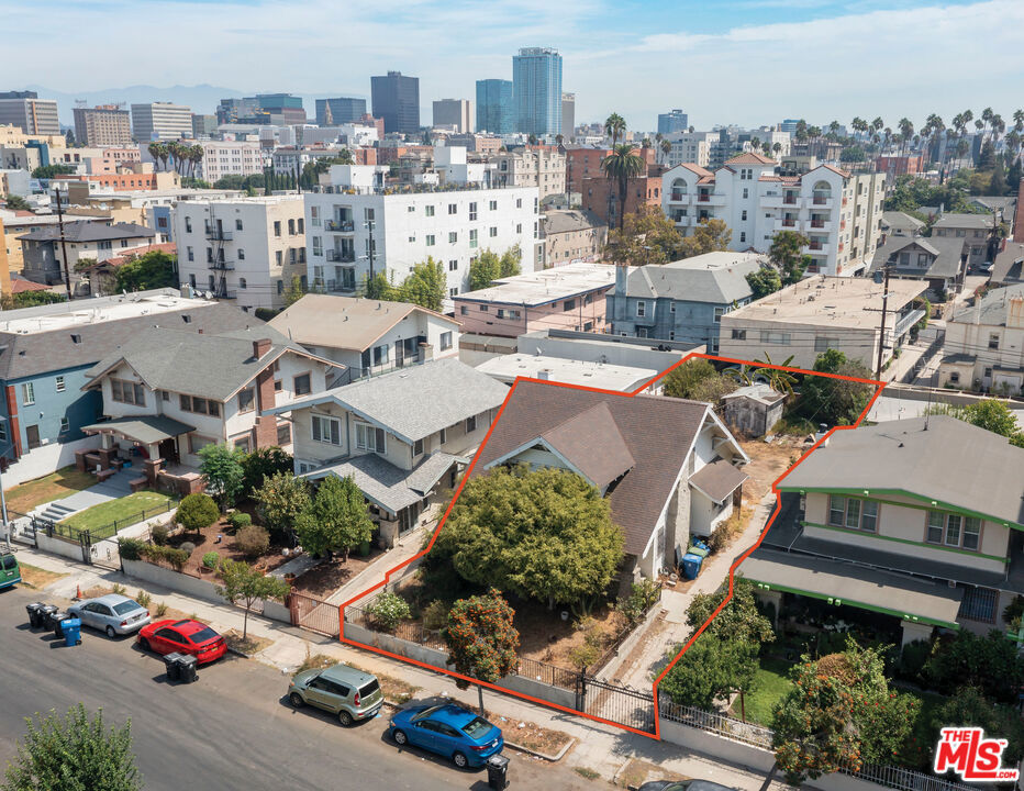 918 S Kingsley Drive