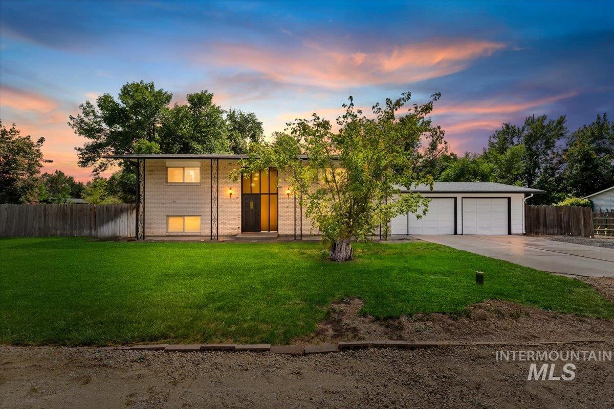 10195 W La Hontan Dr, Boise ID 83709
