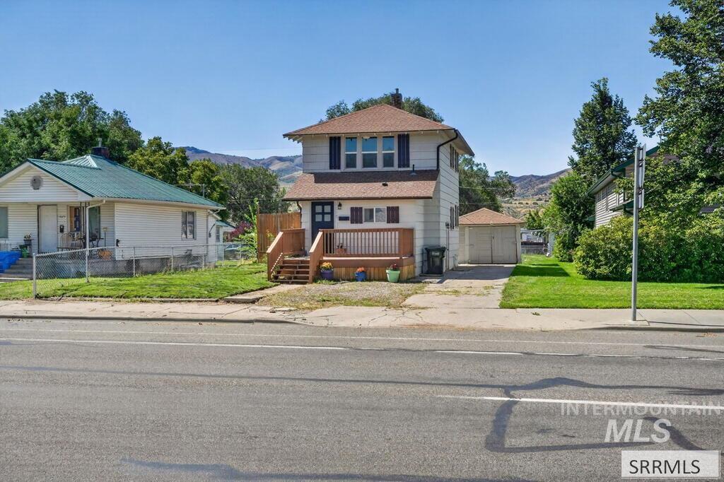 1005 S 4th Avenue, Pocatello ID 83201