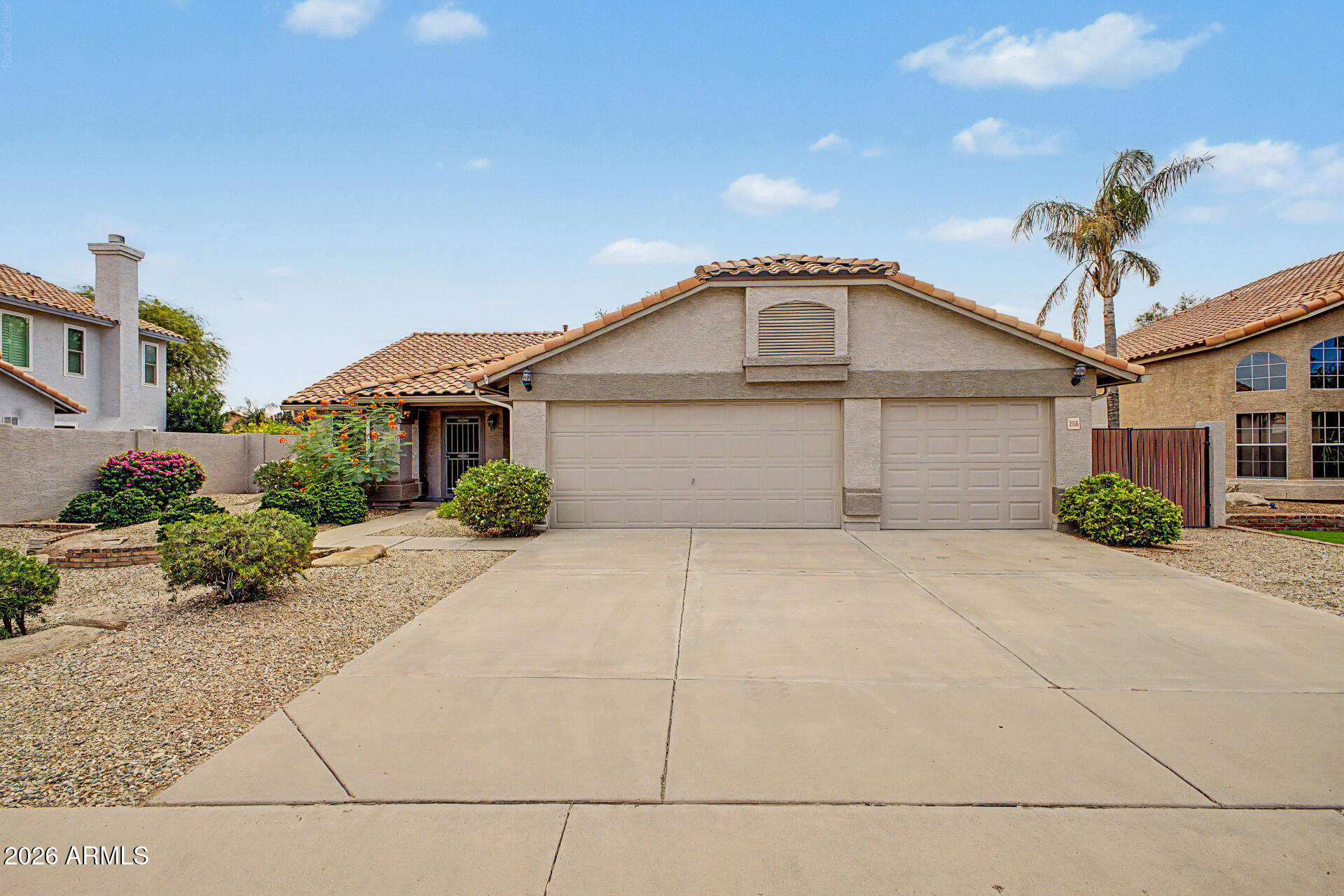 2156 S RAVEN Circle, Mesa, AZ 85209