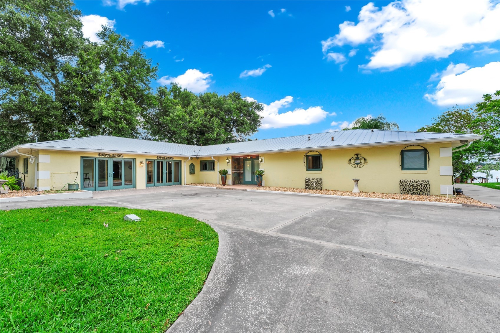 6659 LAKE CANE DRIVE