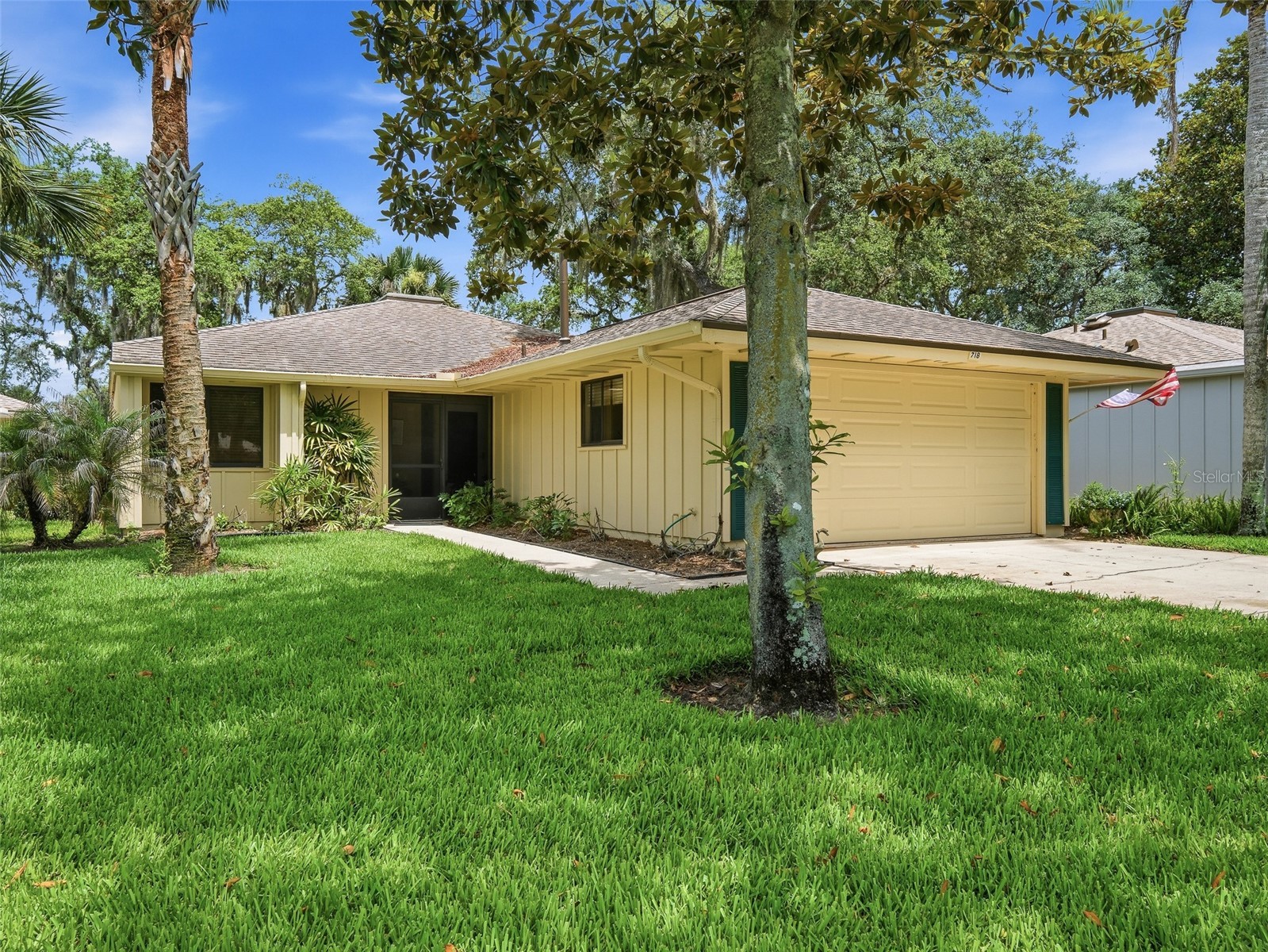 718 TANTALLON COURT