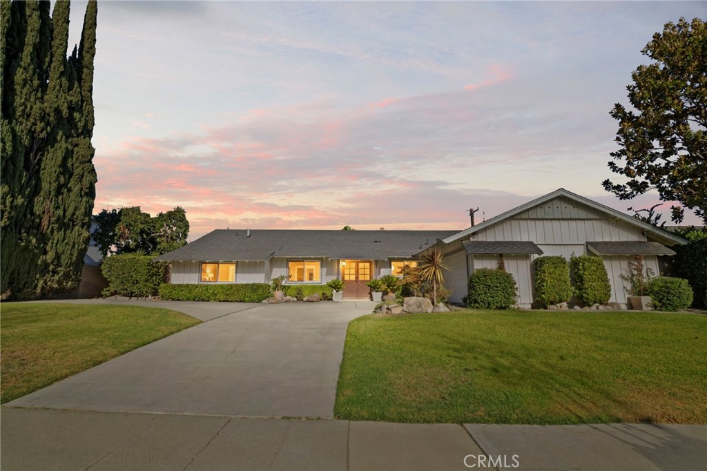 1338 N Albright