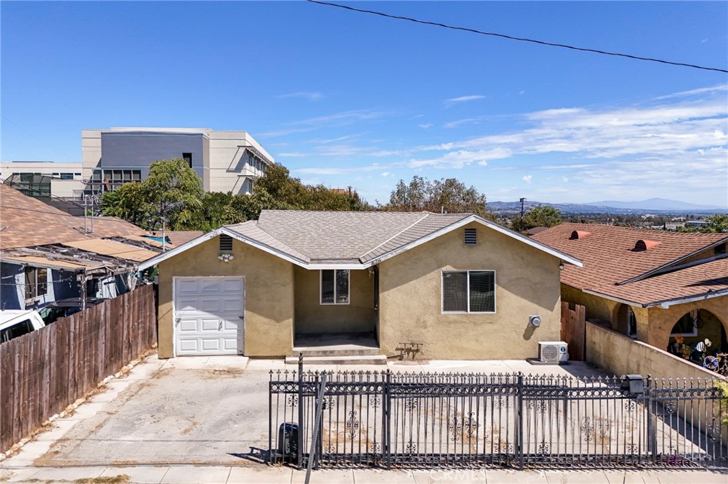 826 Geraghty Avenue