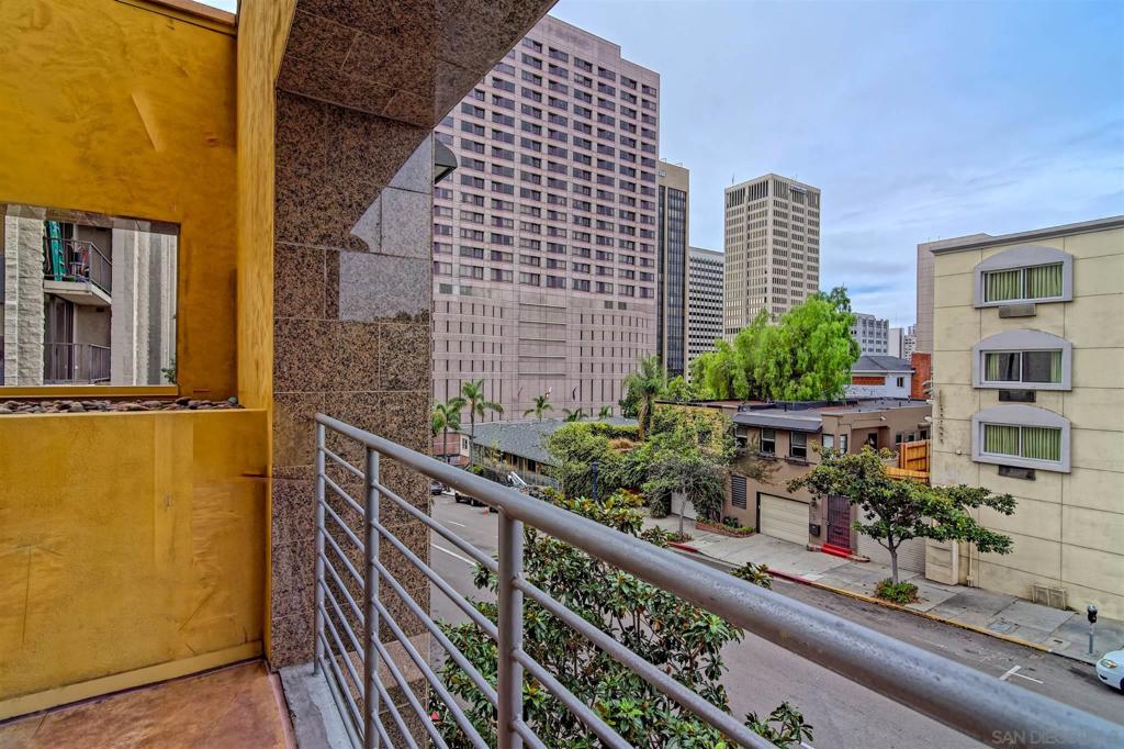 801 Ash St 204