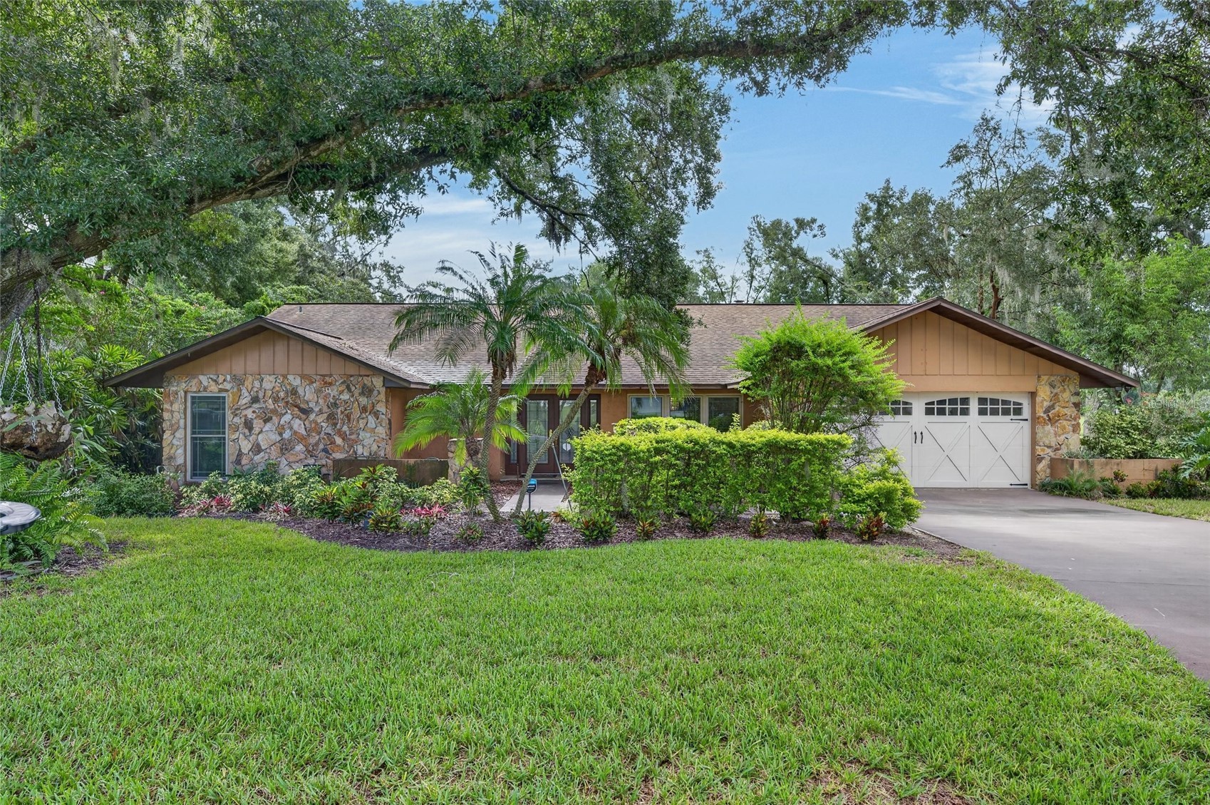2203 GREENHILLS DRIVE