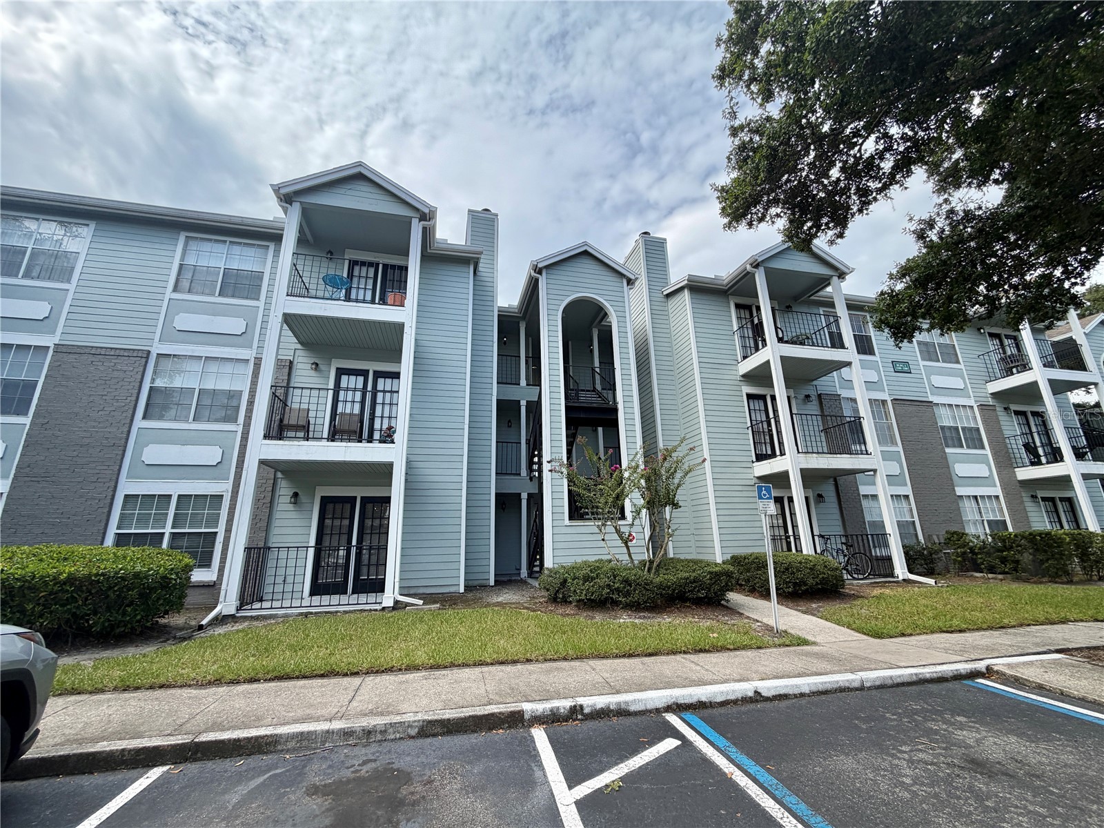 2550 N ALAFAYA TRAIL 2111