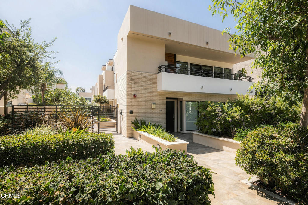 2428 E Del Mar 103