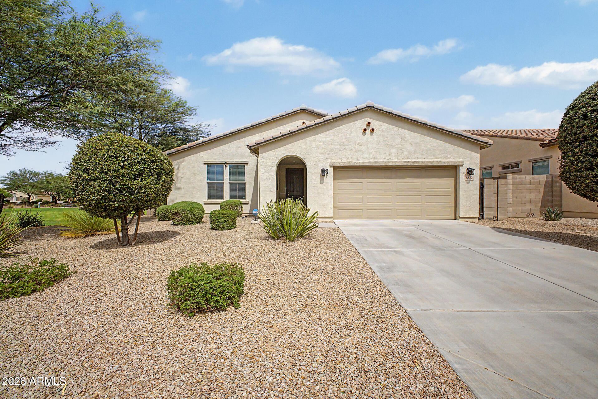 1572 E LUNA BLANCA Way, San Tan Valley, AZ 85140