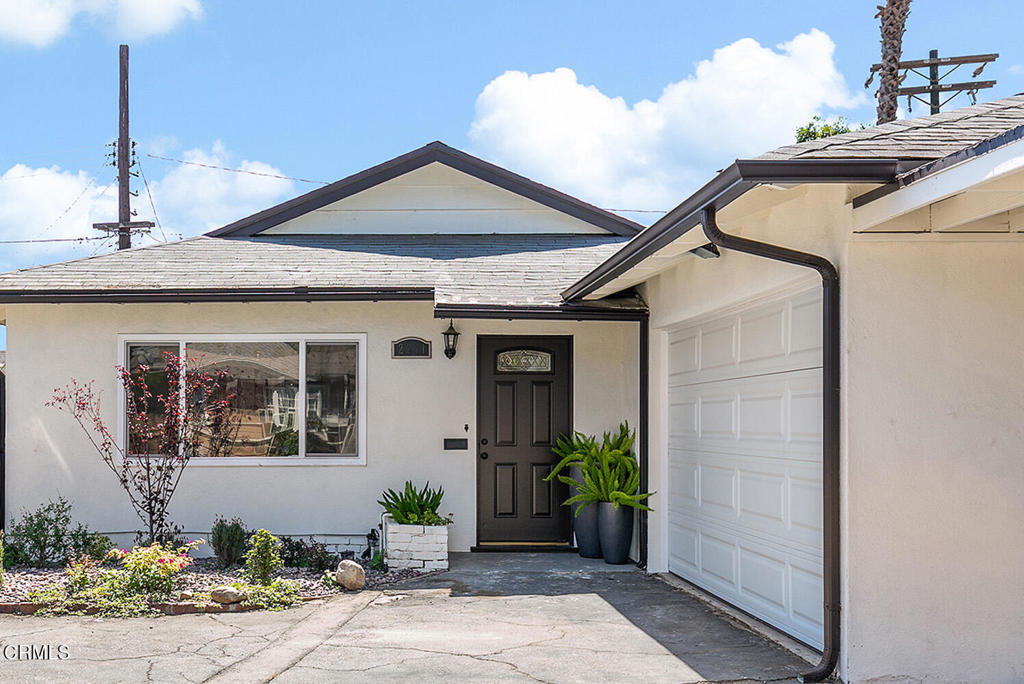 2211 1/8 Casitas Avenue
