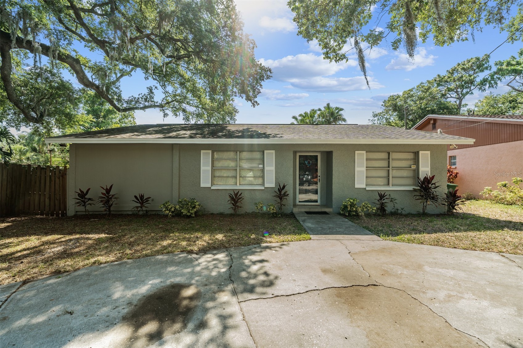 9616 N OKLAWAHA AVENUE 1/2