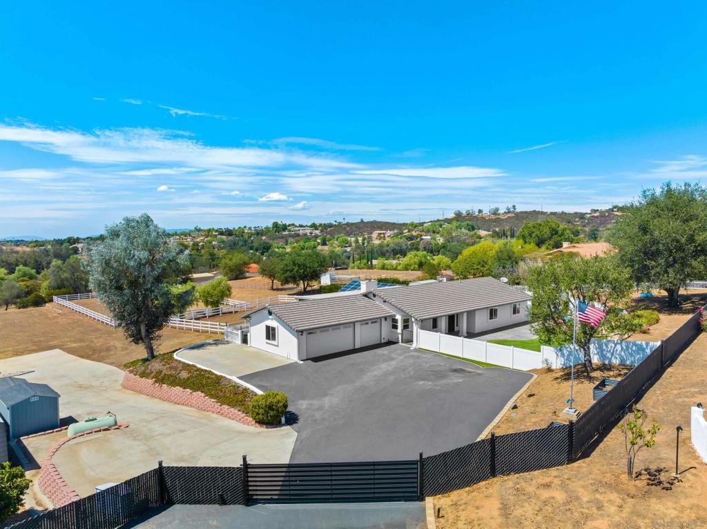 30810 Saddleback Lane