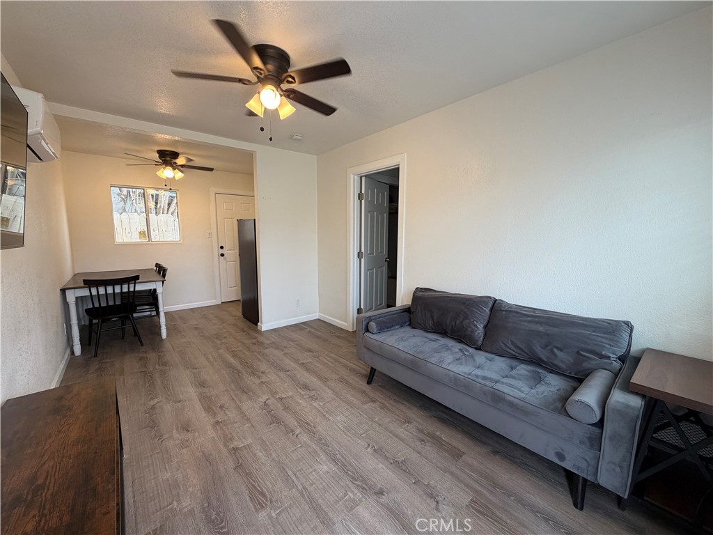 211 S Spring