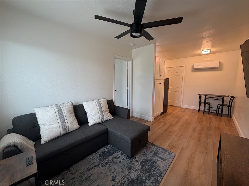 213 S Spring