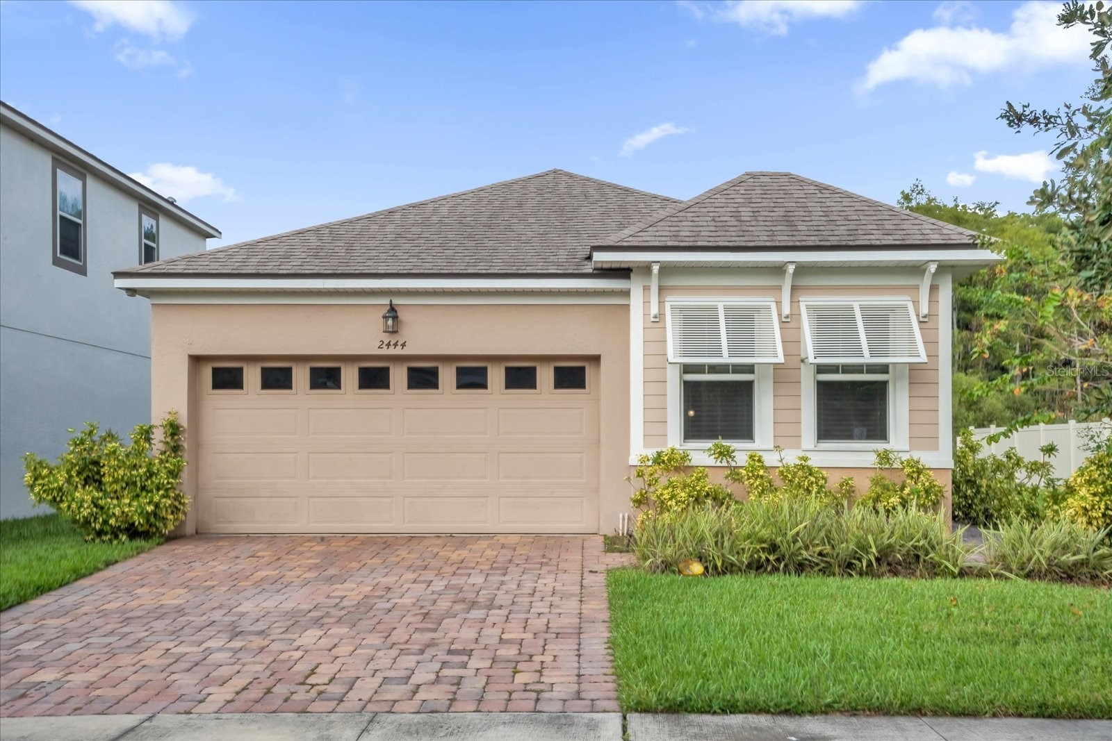 2444 VARENNA LOOP