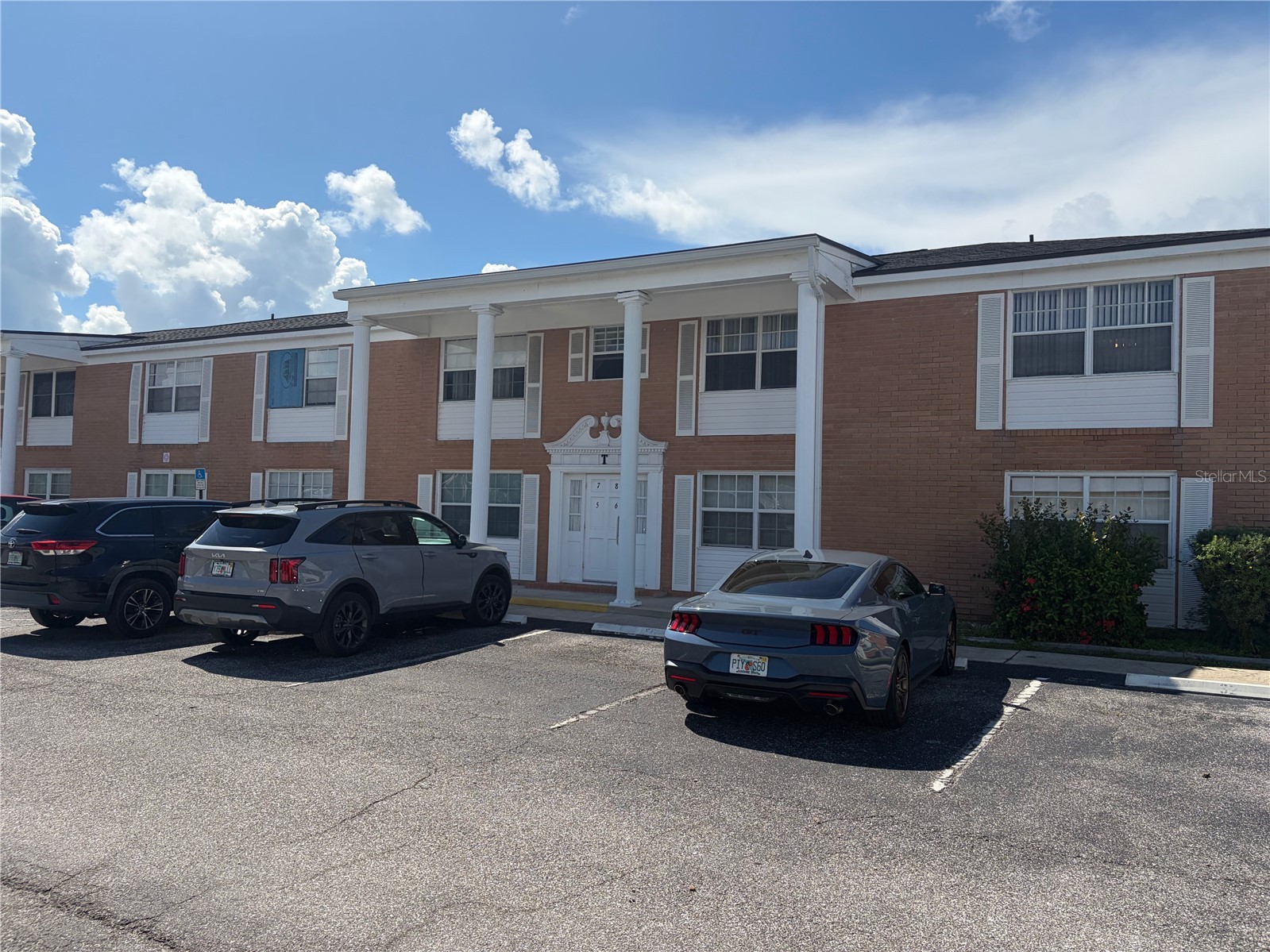 4158 TAMIAMI TRAIL T8