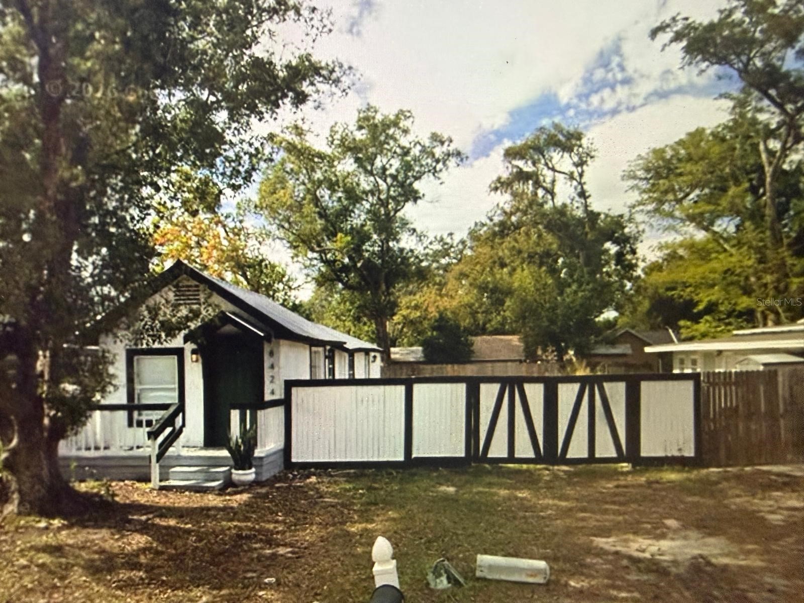 8424 N HIGHLAND AVENUE