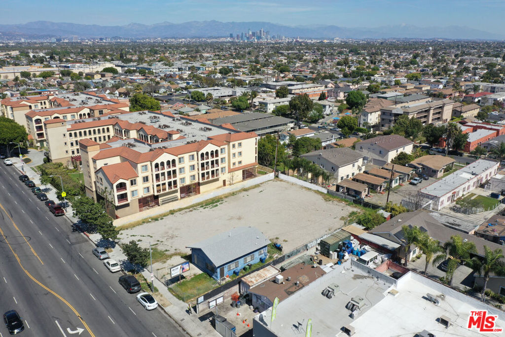 6200 Crenshaw Boulevard