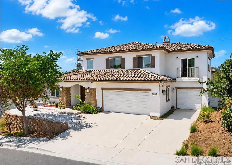 1675 Felicita Ln