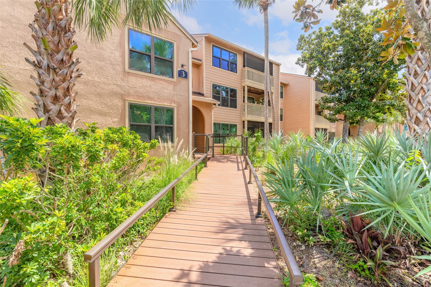 1401 S PALMETTO AVENUE 300