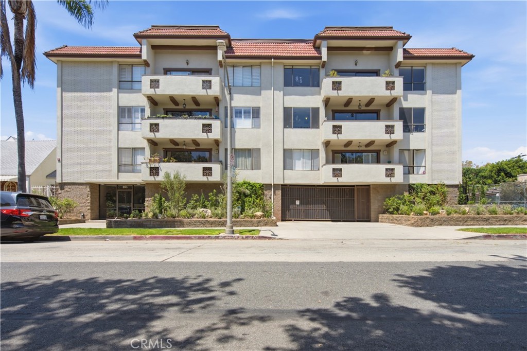 853 S Le Doux