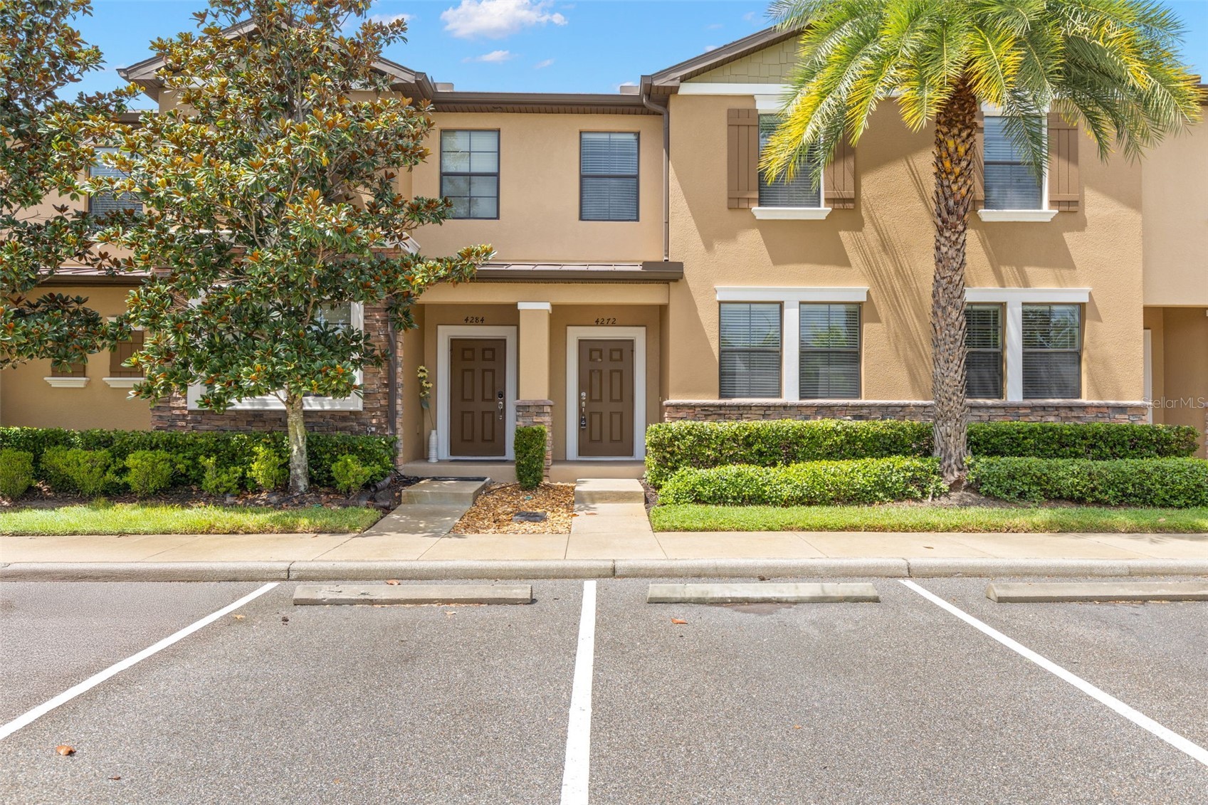 4272 FENNWOOD COURT